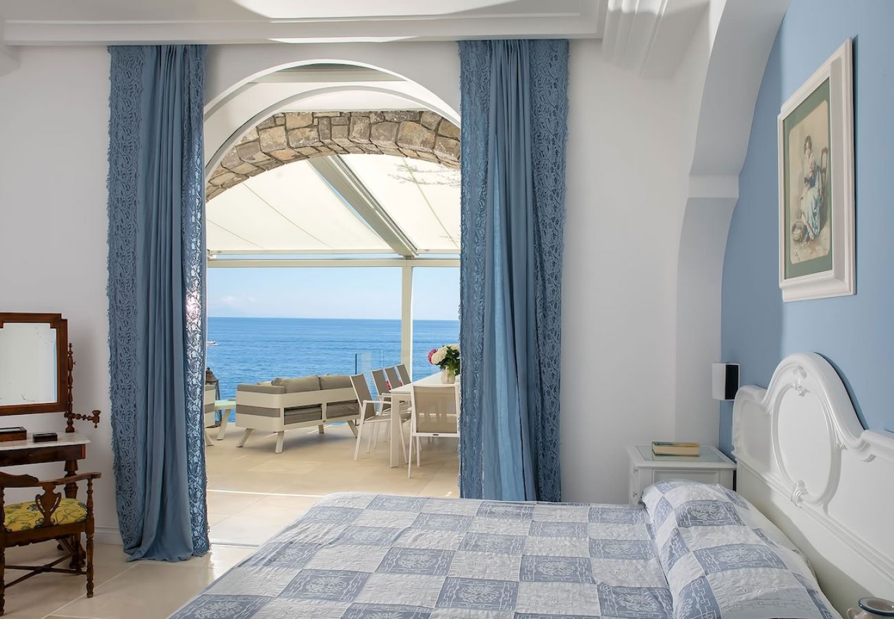 Villa in Nerano - Villa Jeranto on the sea with infinty pool