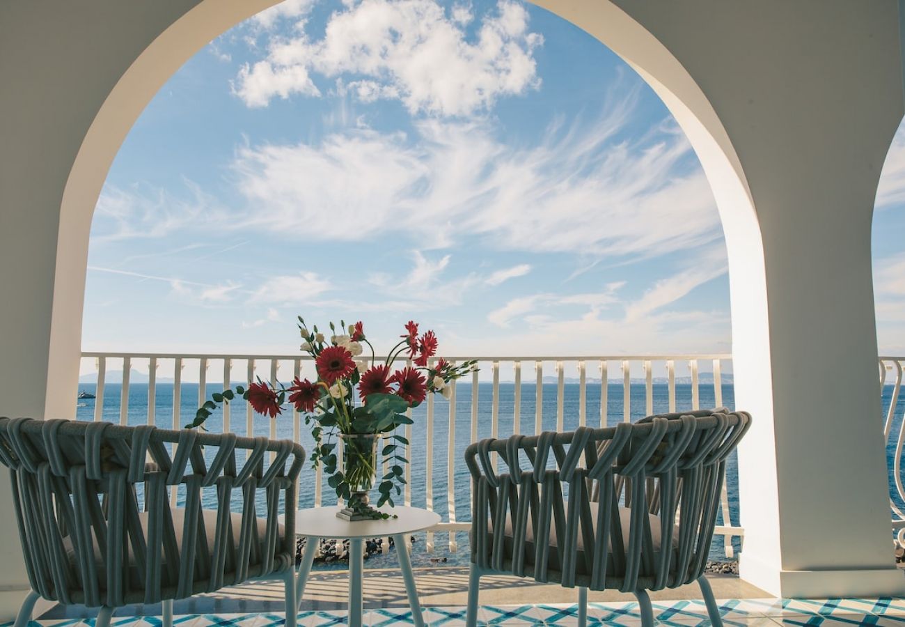 Villa in Massa Lubrense - Villa Lisa on the sea with infinity pool