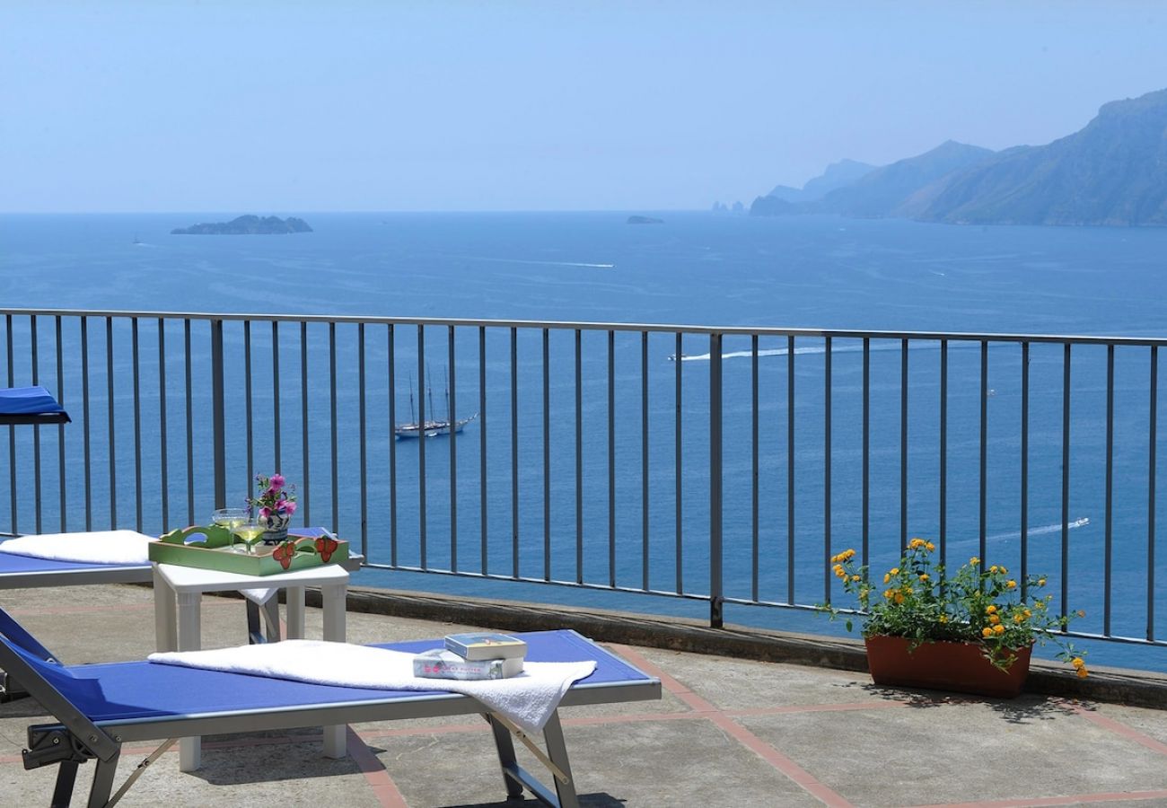 Villa in Positano - Villa Valery with amazing view close to the beach