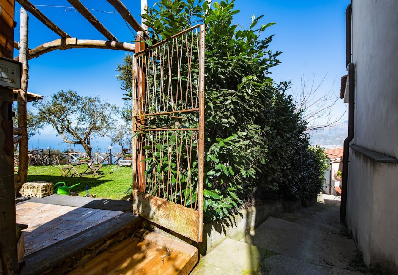 Villa in Priora - Villa Milena with Pool and sea view