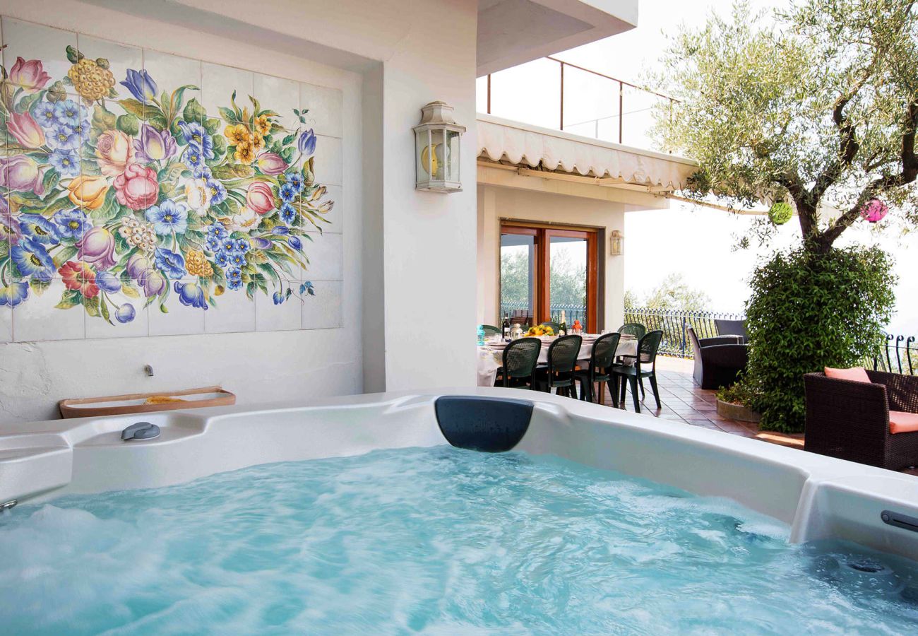 Villa in Sorrento - Villa Daddy with sea view and private pool