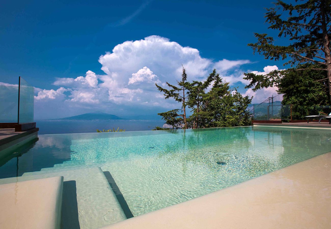 Villa in Sorrento - Villa Daddy with sea view and private pool