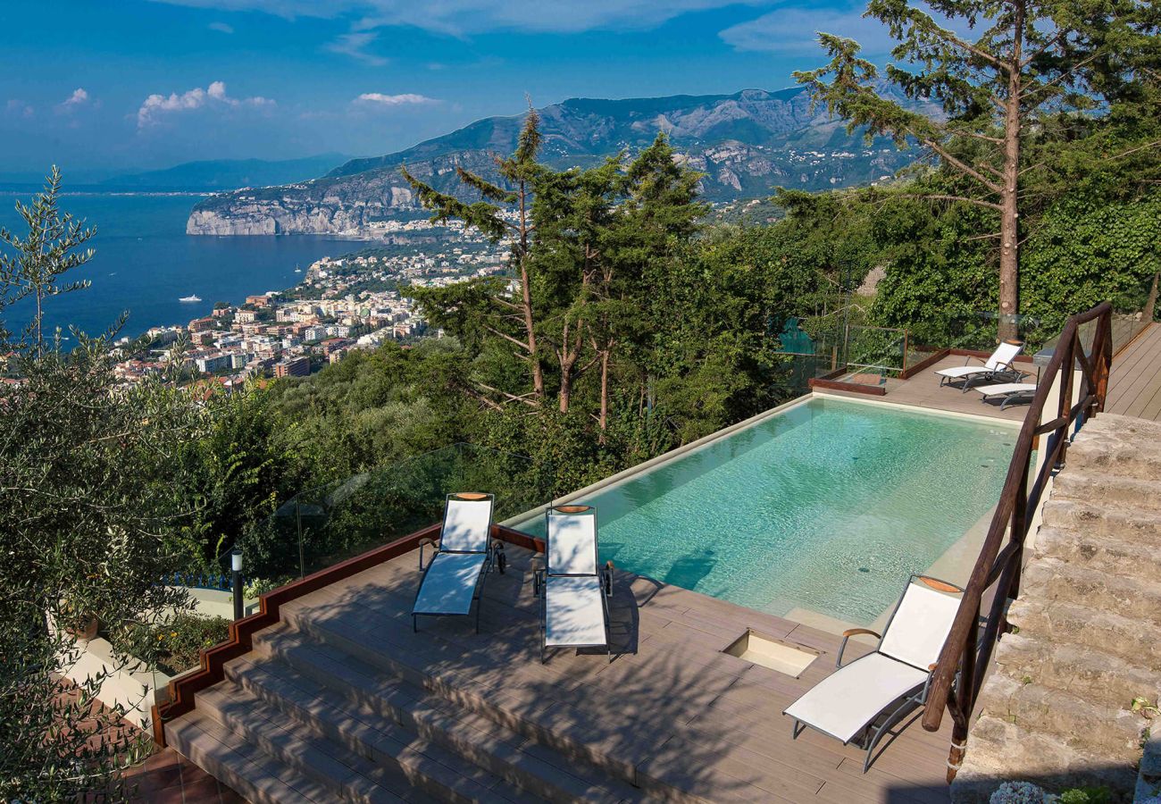 Villa in Sorrento - Villa Daddy with sea view and private pool