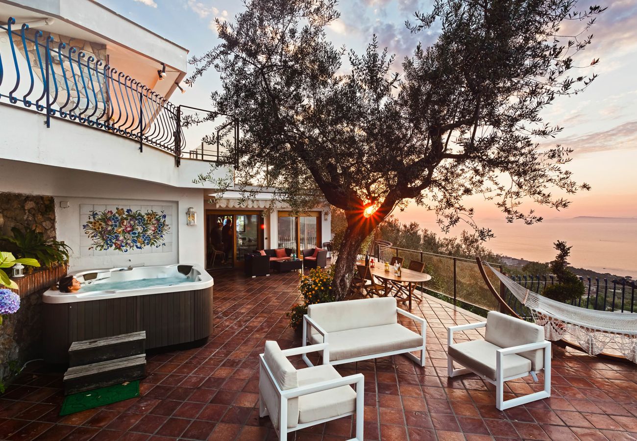 Villa in Sorrento - Villa Daddy with sea view and private pool