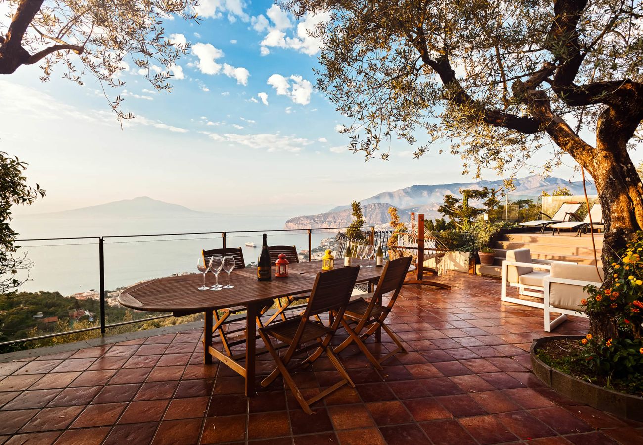 Villa in Sorrento - Villa Daddy with sea view and private pool