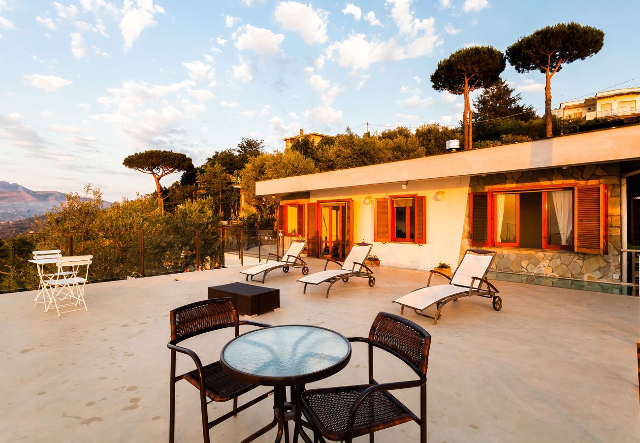 Villa in Sorrento - Villa Daddy with sea view and private pool