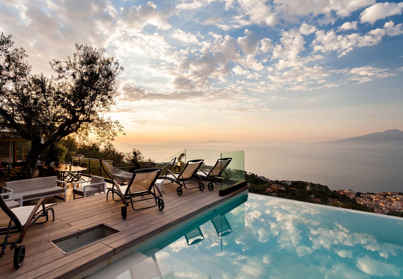 Villa in Sorrento - Villa Daddy with sea view and private pool