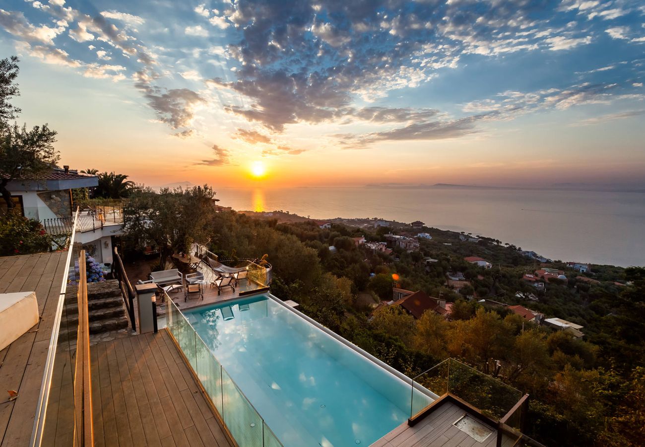 Villa in Sorrento - Villa Daddy with sea view and private pool