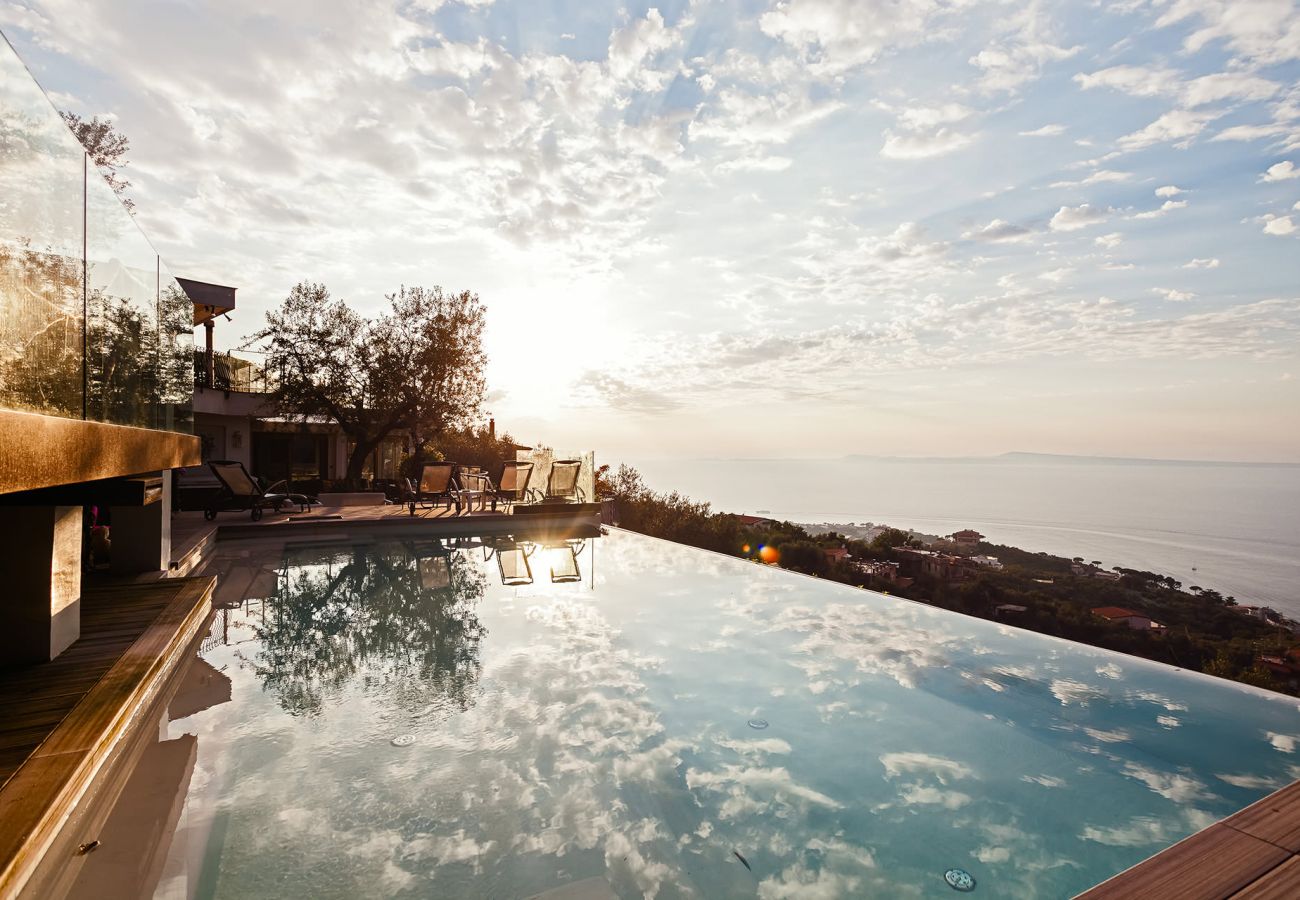 Villa in Sorrento - Villa Daddy with sea view and private pool