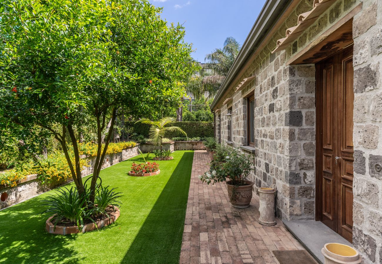 Villa in Sorrento - Romantic Garden luxury villa in the centre