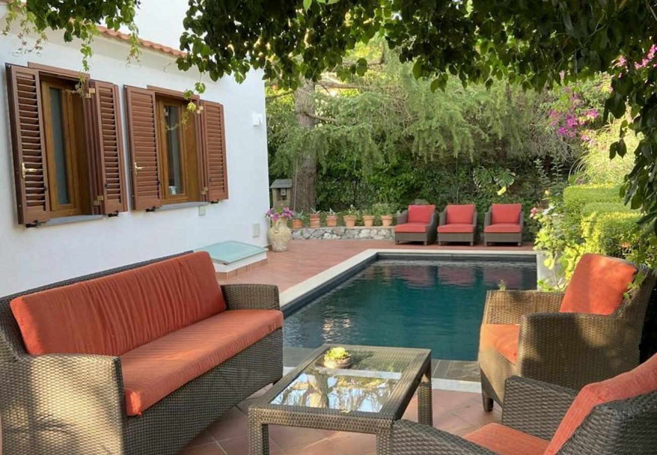 Villa in Massa Lubrense - The House of Annie with magnificent garden