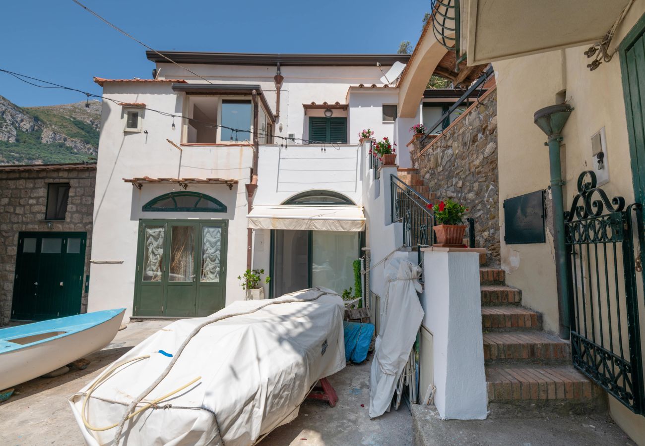 Apartment in Nerano - Cantone di Mena, Nerano