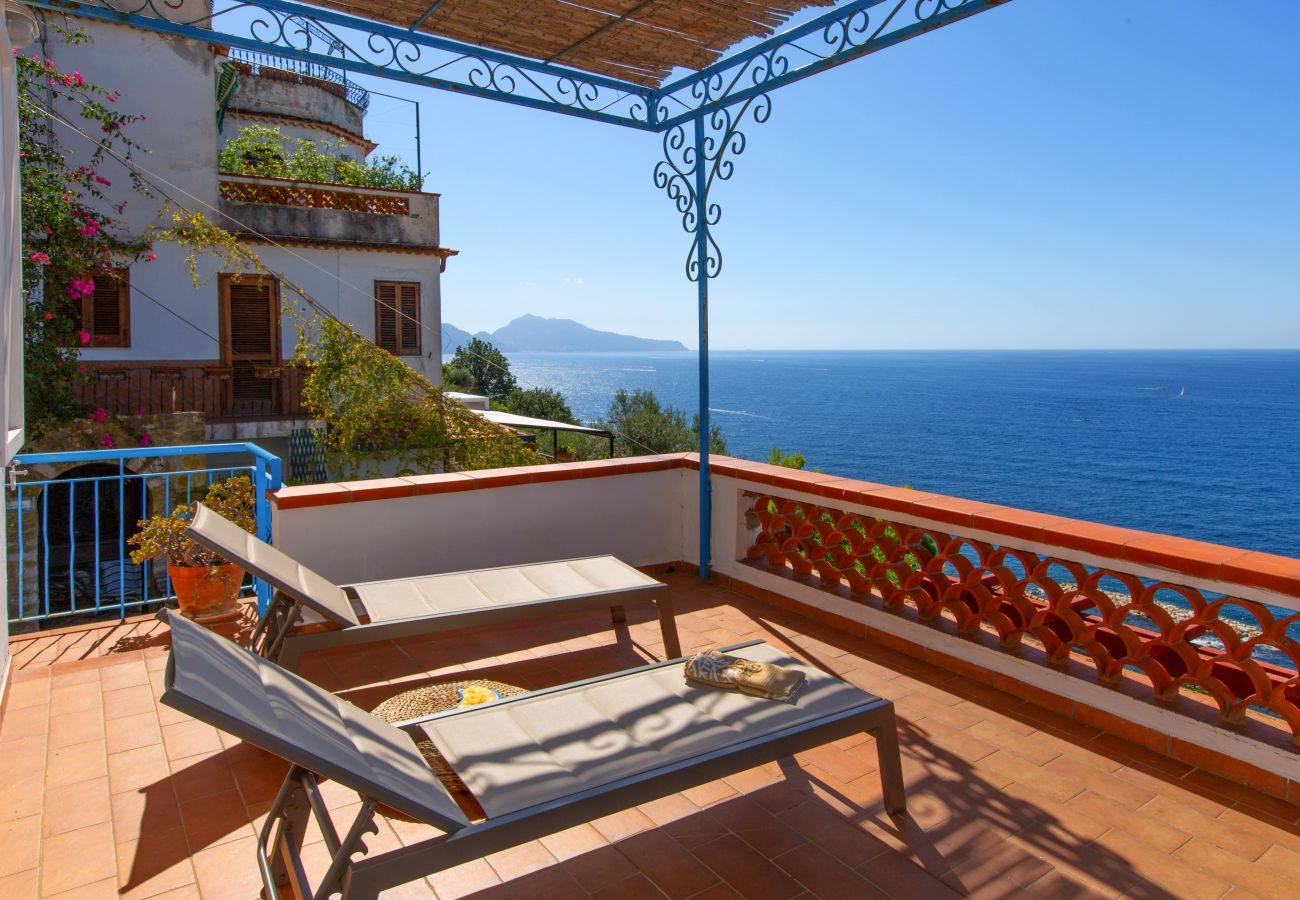 House in Sorrento - Il Respiro del Mare con vista Capri